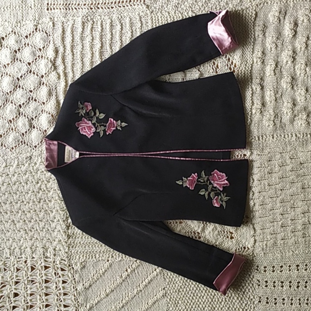 Unique Embroidered Rose Blazer - Picture 3 of 16